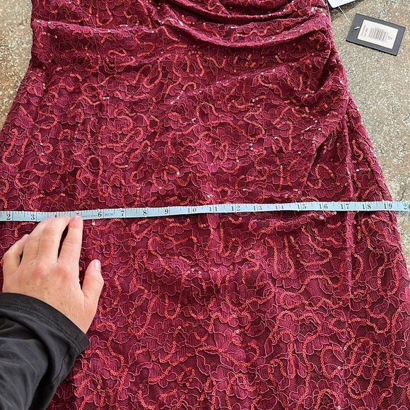 NWT Marina Burgundy Sequin Lace Floral Sheath Cap Sleeve Cocktail Dress Size 14 - Picture 8 of 14
